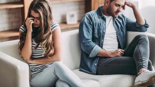 7 Alasan Wanita Meninggalkan Kekasihnya Meski Masih Cinta